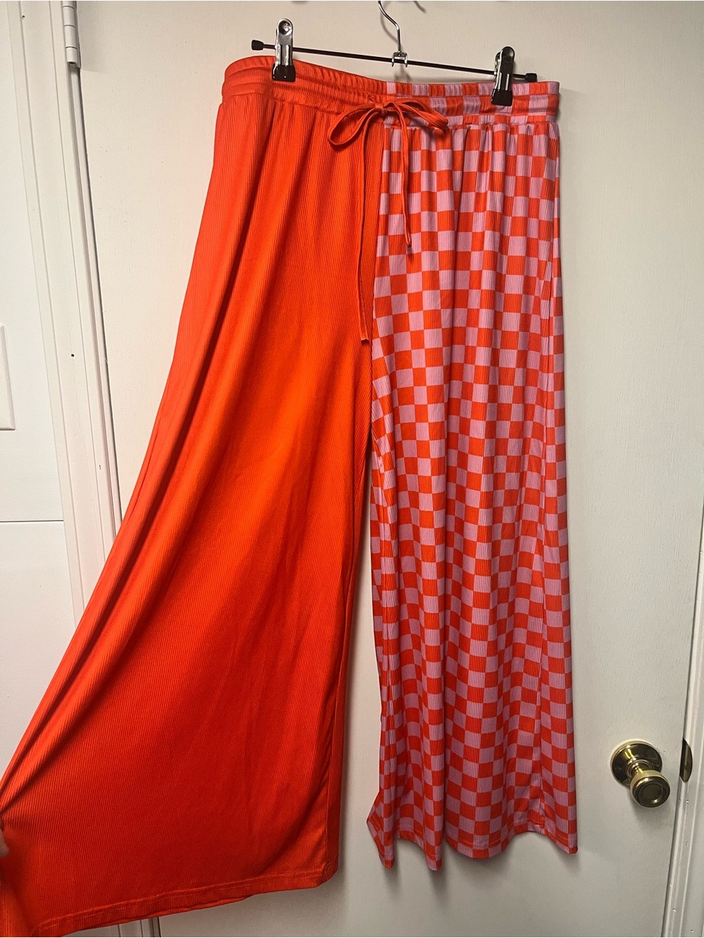 Emy Ave M/L Orange Pink Checkerboard Colorblock Wide Leg Pants